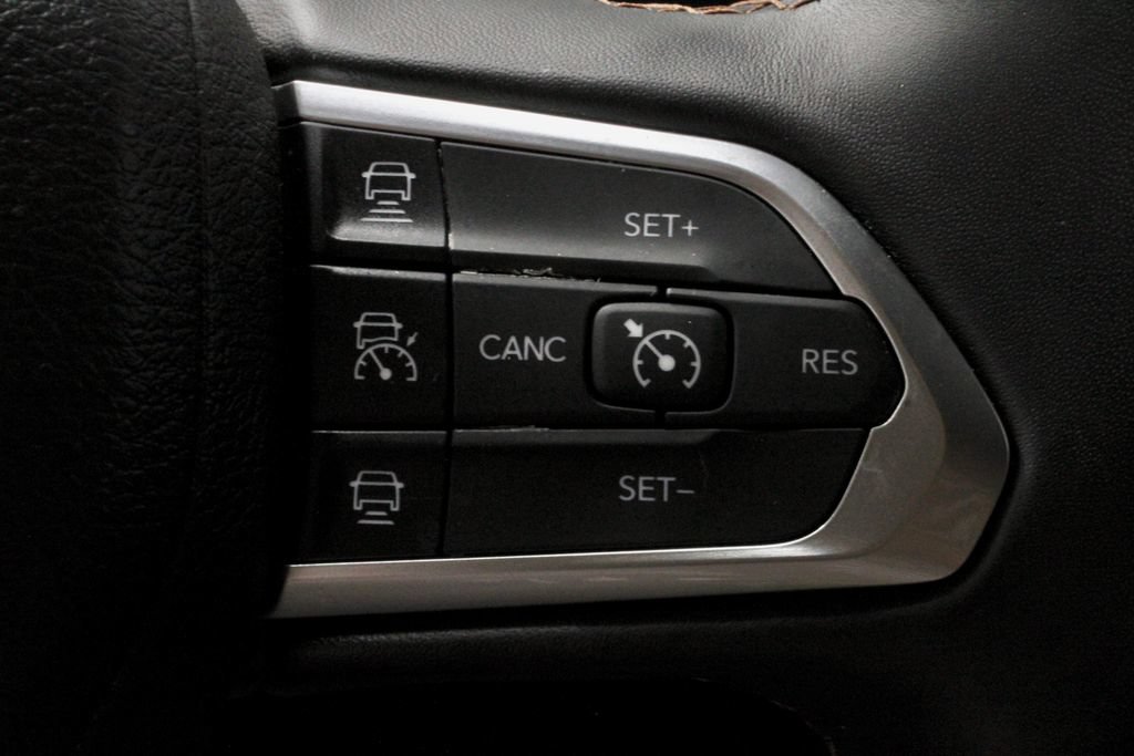 Used 2022 Jeep Compass Limited AWD/4WD image 27