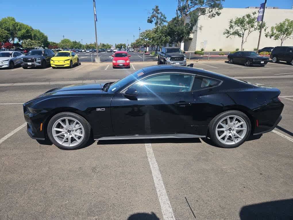 Certified 2025 Ford Mustang GT Premium RWD image 4