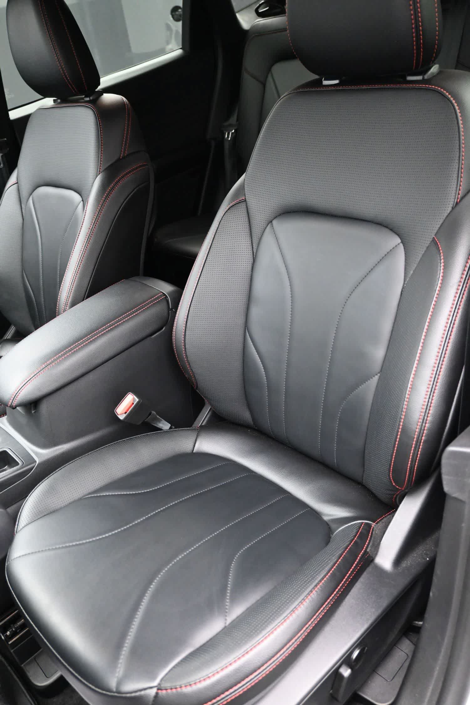Certified 2025 Ford Escape ST-Line Elite w/ Premium Technology Package AWD/4WD image 34