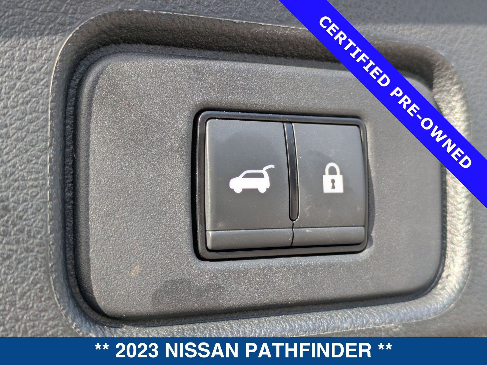 Used 2023 Nissan Pathfinder Platinum image 14