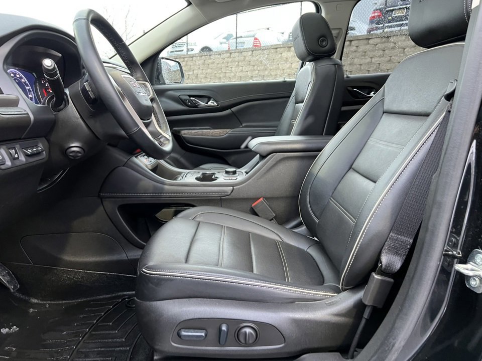 Used 2023 GMC Acadia Denali w/ Trailering Package image 10