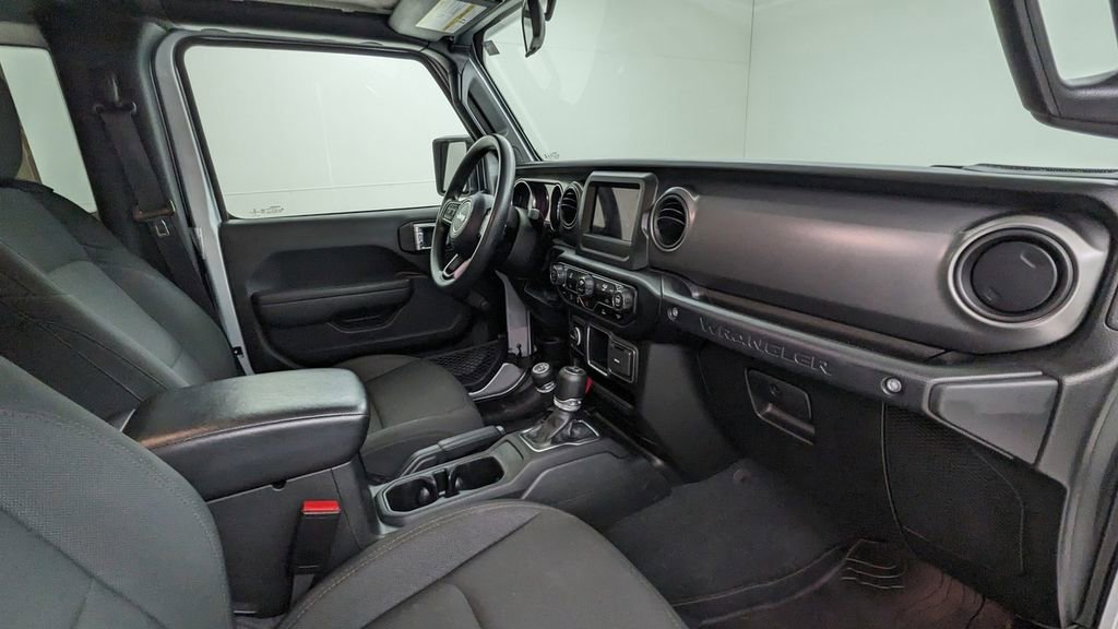 Used 2023 Jeep Wrangler Willys AWD/4WD image 33