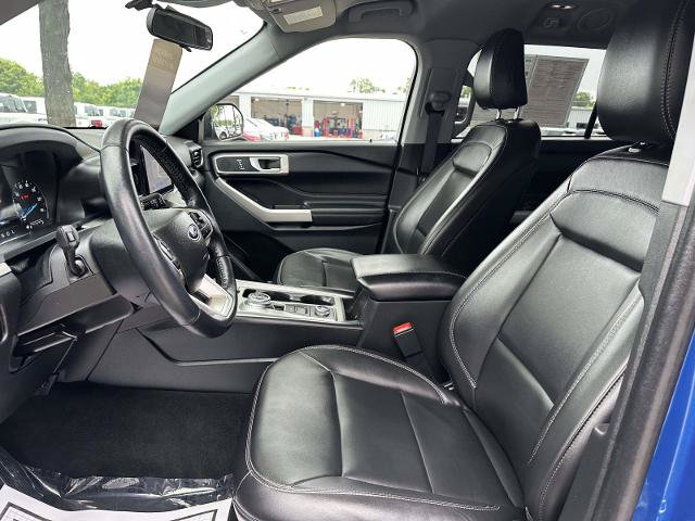 Certified 2023 Ford Explorer XLT w/ Equipment Group 202A AWD/4WD image 9