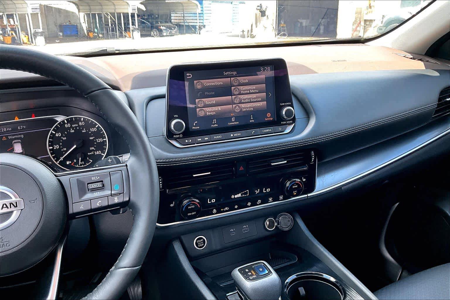 Used 2021 Nissan Rogue SV w/ Premium Package FWD image 7