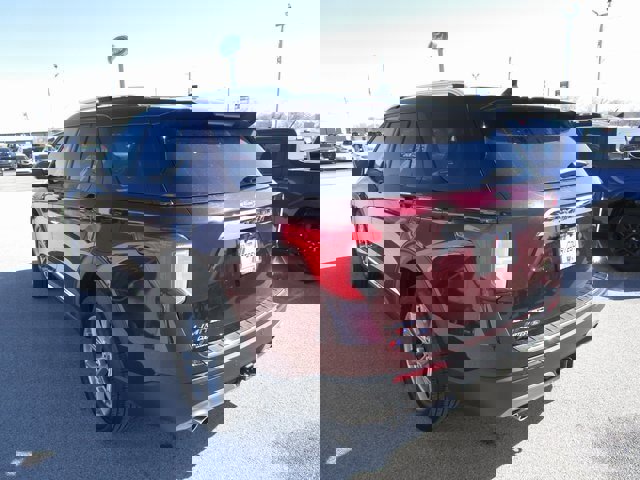 Certified 2022 Ford Explorer Limited w/ Equipment Group 301A image 4