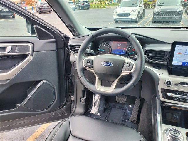 Certified 2023 Ford Explorer XLT w/ Equipment Group 202A image 9