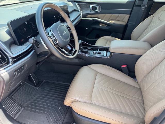 Used 2025 Kia Sorento SX Prestige w/ Olive Brown Leather Package AWD/4WD image 10