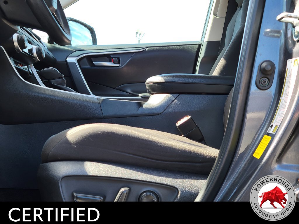 Used 2025 Toyota RAV4 XLE FWD image 24