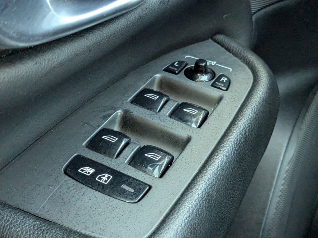 Used 2020 Volvo XC90 T5 Momentum image 27