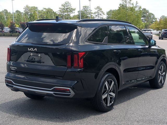Used 2023 Kia Sorento S w/ Panoramic Sunroof Package FWD image 4