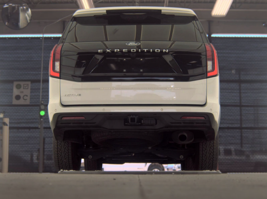 Certified 2025 Ford Expedition Active RWD image 8