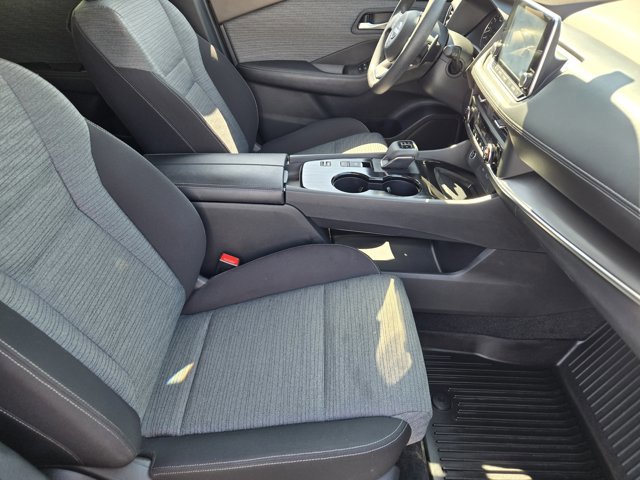 Used 2023 Nissan Rogue SV image 12