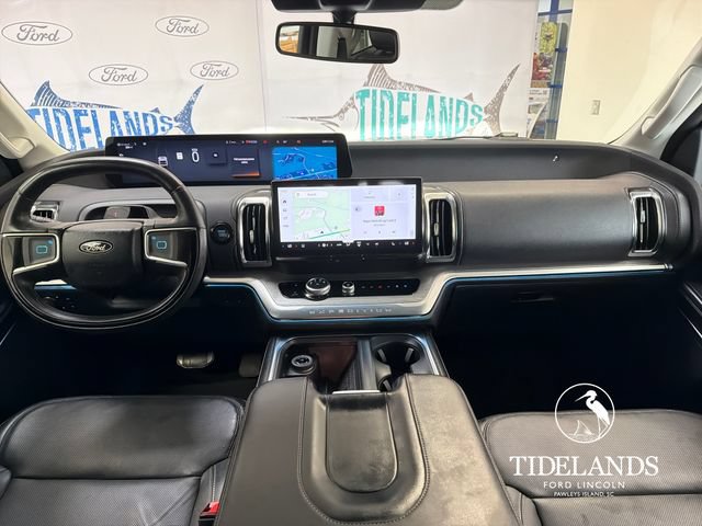 Certified 2025 Ford Expedition Platinum w/ Driver's Package AWD/4WD image 22