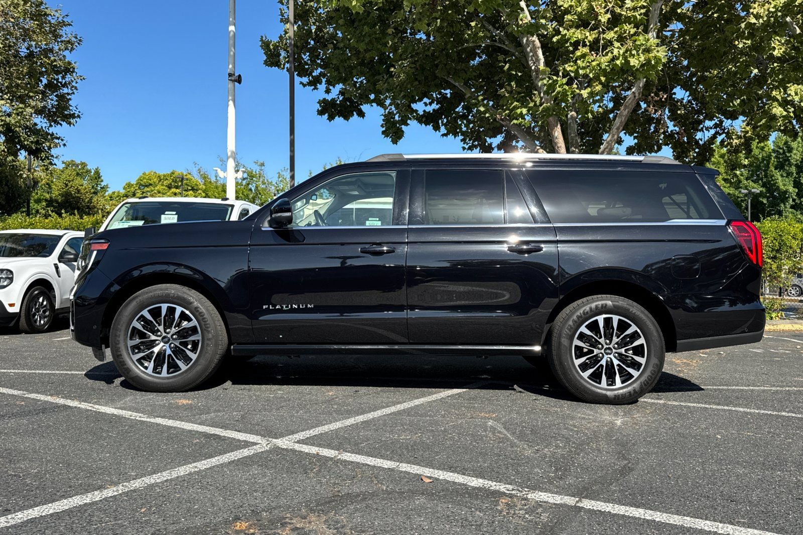 Certified 2025 Ford Expedition Max Platinum AWD/4WD image 8