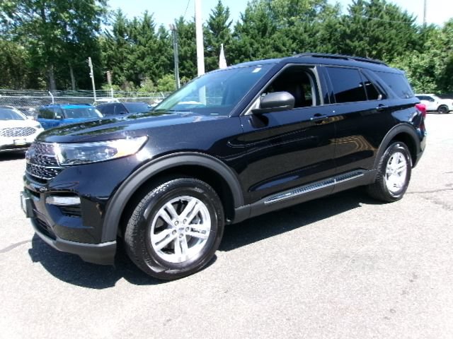 Certified 2023 Ford Explorer XLT w/ Equipment Group 202A AWD/4WD image 1