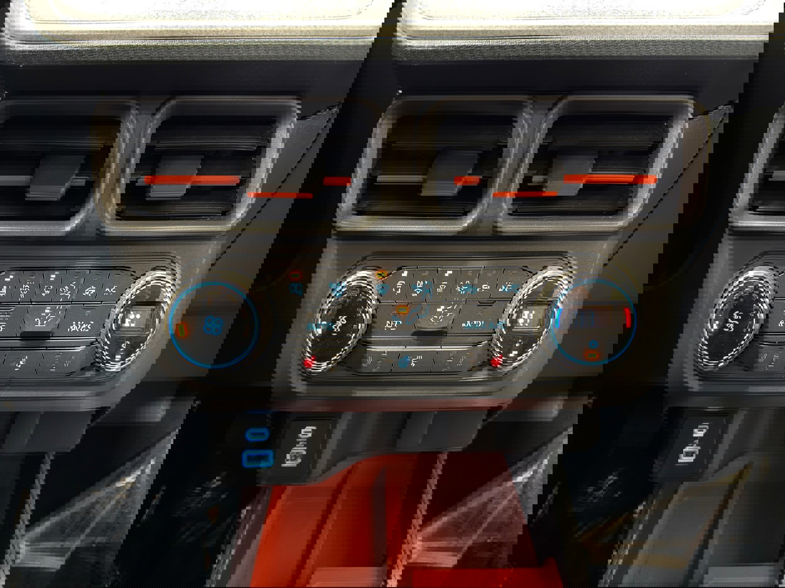 Certified 2022 Ford Maverick XLT w/ Equipment Group 300A Standard image 25