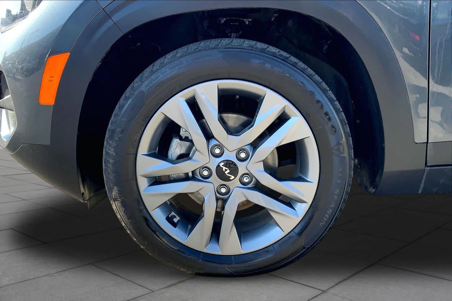 Used 2022 Kia Seltos S FWD image 11