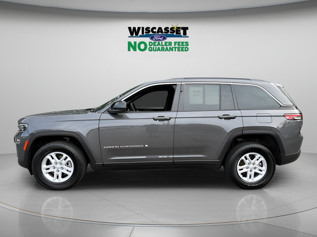 Used 2025 Jeep Grand Cherokee Laredo w/ Luxury Tech Group I AWD/4WD image 2