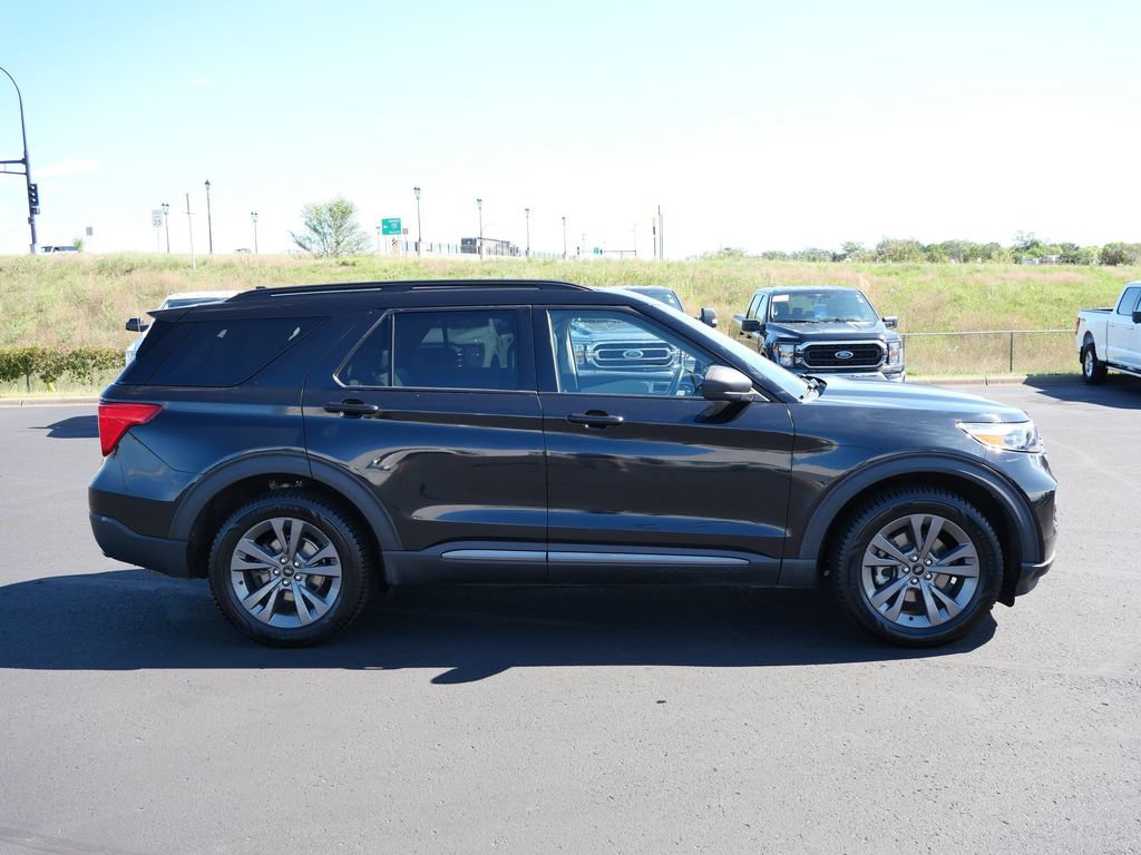 Certified 2021 Ford Explorer XLT w/ Equipment Group 202A AWD/4WD image 5
