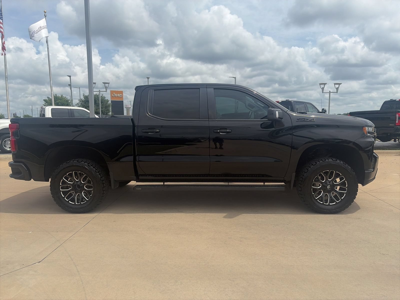Used 2022 Chevrolet Silverado 1500 LT Trail Boss w/ LT Trail Boss Premium Package AWD/4WD image 6