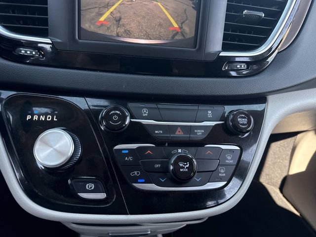 Used 2023 Chrysler Voyager LX FWD image 24