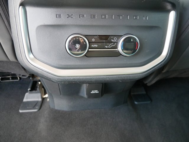 Certified 2025 Ford Expedition Active AWD/4WD image 15