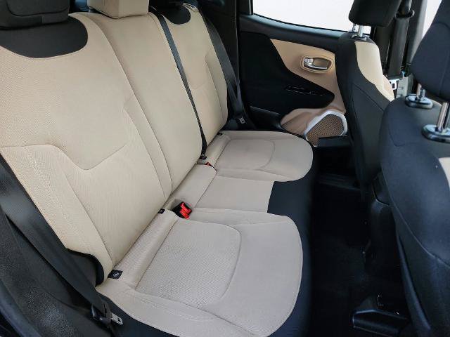 Used 2017 Jeep Renegade Latitude FWD image 29