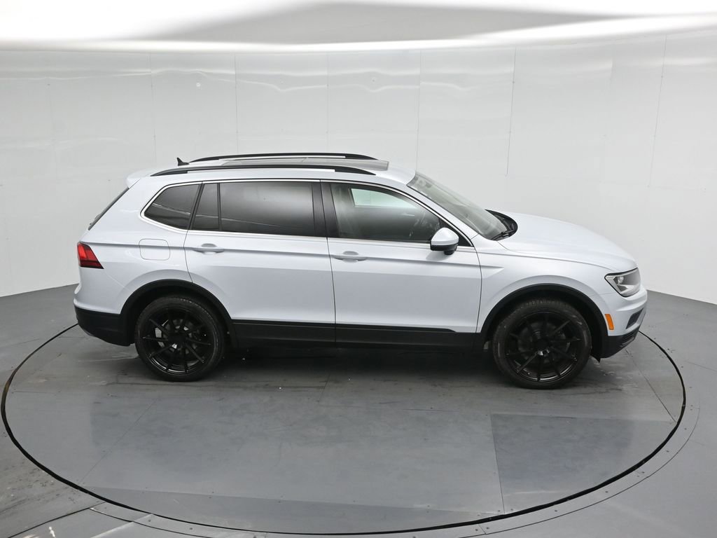 Used 2019 Volkswagen Tiguan SE w/ Panoramic Sunroof Package FWD image 39