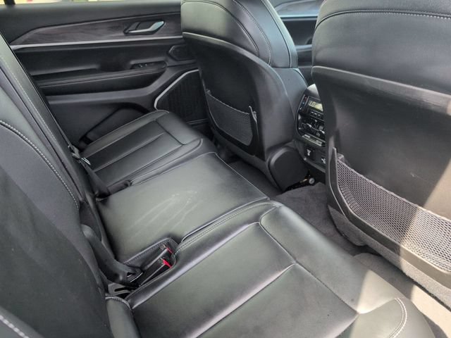 Used 2022 Jeep Grand Cherokee L Limited AWD/4WD image 17