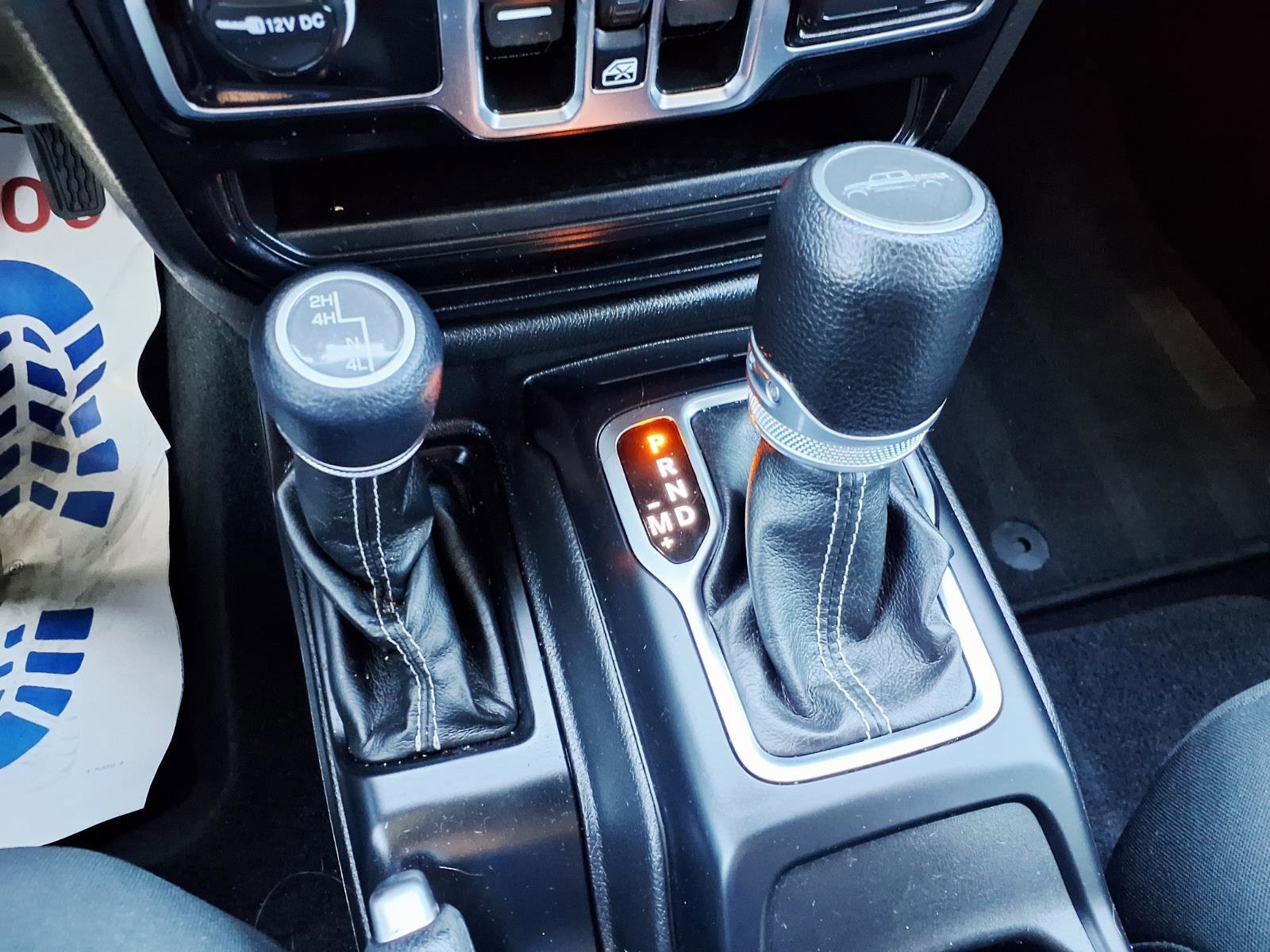 Used 2022 Jeep Gladiator Overland image 25