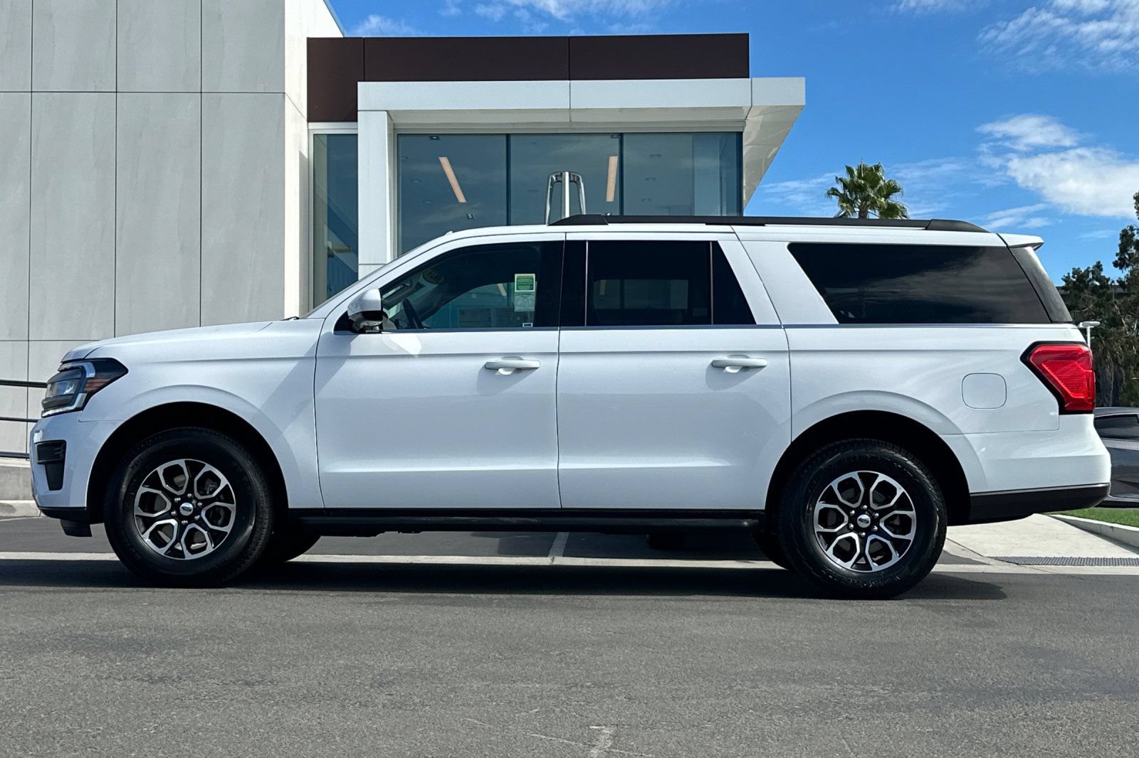 Certified 2024 Ford Expedition Max XLT RWD image 6