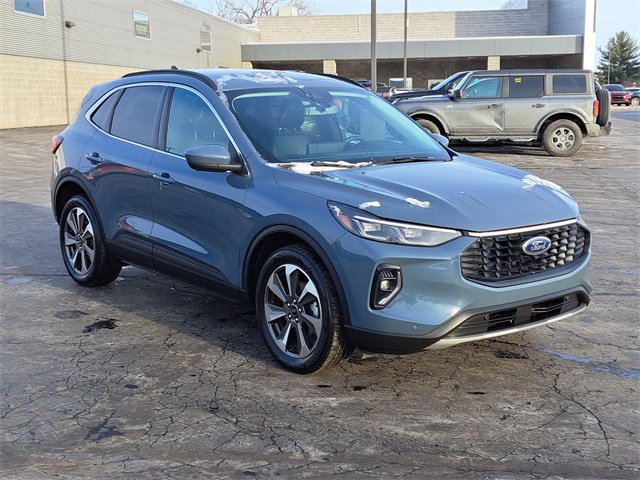 Certified 2023 Ford Escape Platinum image 2