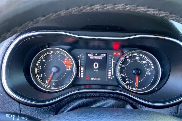 Used 2019 Jeep Cherokee Latitude Plus w/ Cold Weather Group AWD/4WD image 25