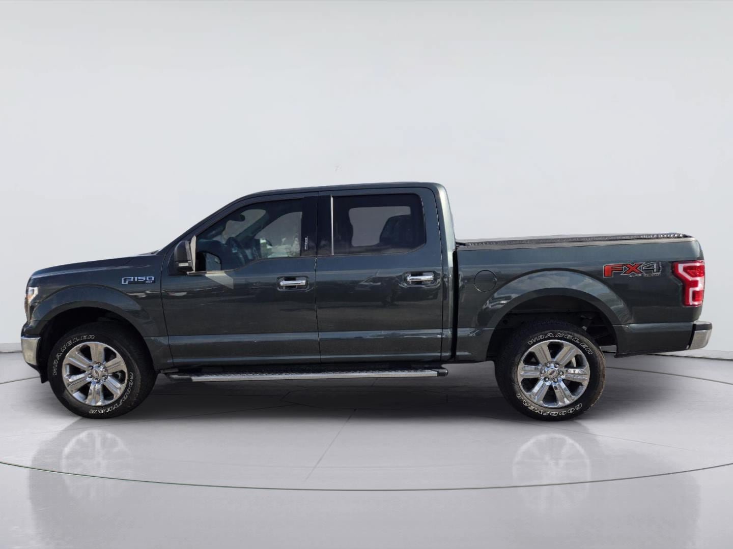 Certified 2018 Ford F150 XLT w/ Equipment Group 302A Luxury AWD/4WD image 5