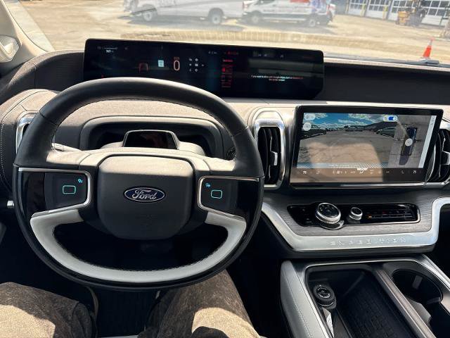 Certified 2025 Ford Expedition Platinum AWD/4WD image 12