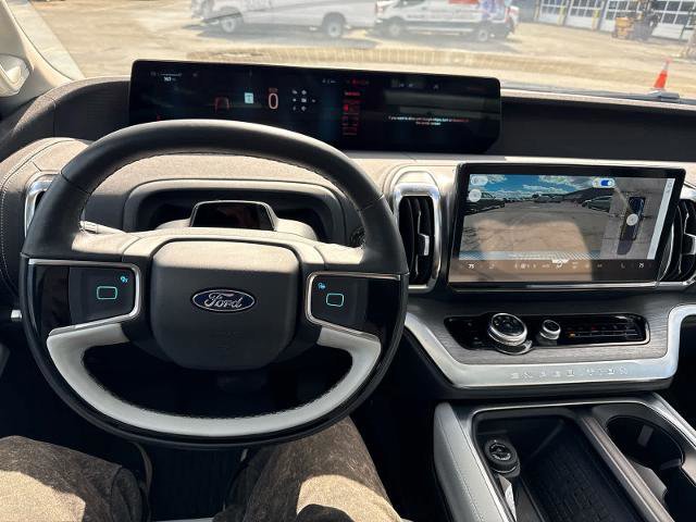 Certified 2025 Ford Expedition Platinum AWD/4WD image 12