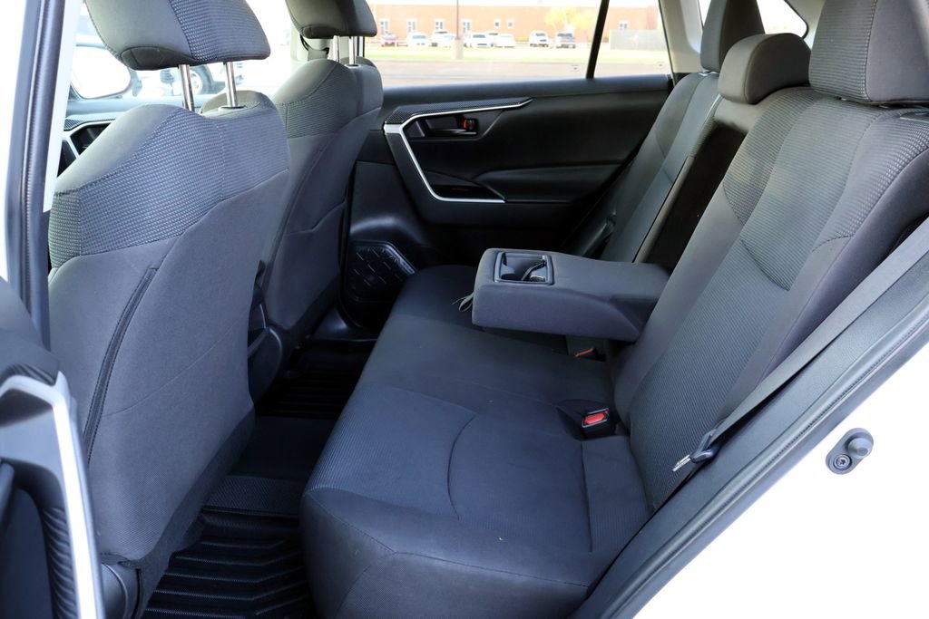Used 2021 Toyota RAV4 LE FWD image 24