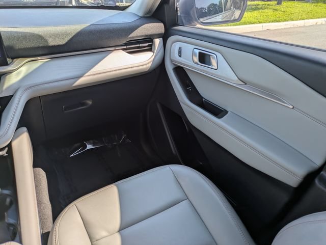 Certified 2025 Ford Explorer Active w/ Active Comfort Package RWD image 17