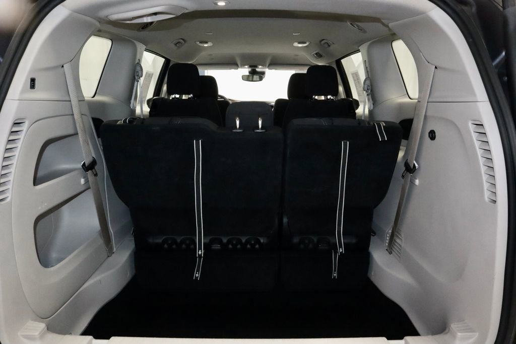 Used 2023 Chrysler Voyager LX FWD image 13