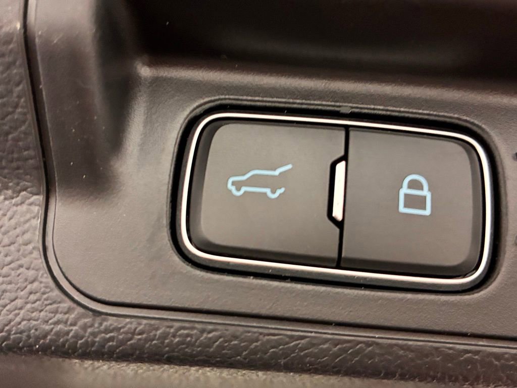 Certified 2023 Ford Explorer XLT w/ Equipment Group 202A image 15