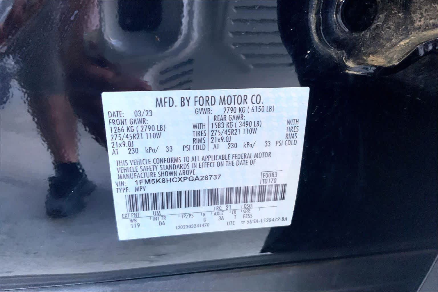 Certified 2023 Ford Explorer Platinum w/ Technology Package AWD/4WD image 32