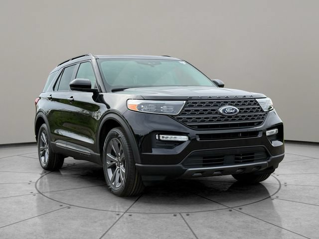 Certified 2023 Ford Explorer XLT w/ Equipment Group 202A AWD/4WD image 14