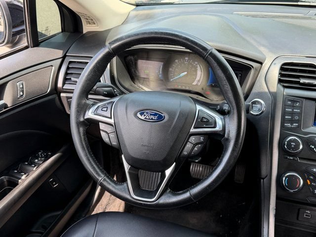 Certified 2018 Ford Fusion SE w/ Equipment Group 601A FWD image 17