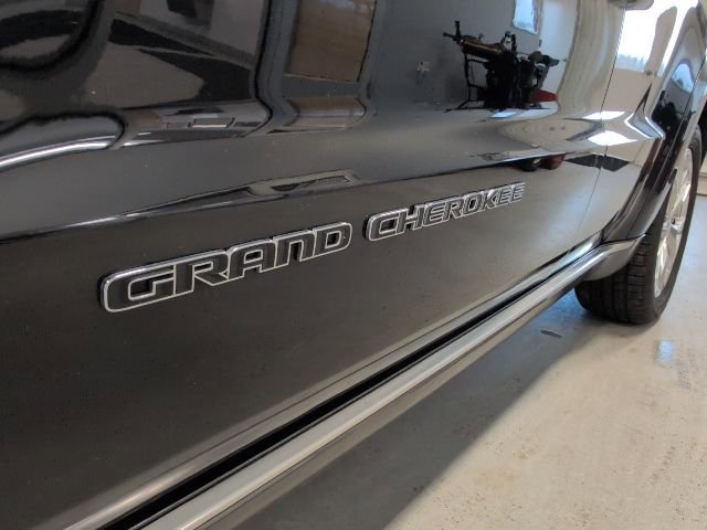 Used 2021 Jeep Grand Cherokee Summit image 12