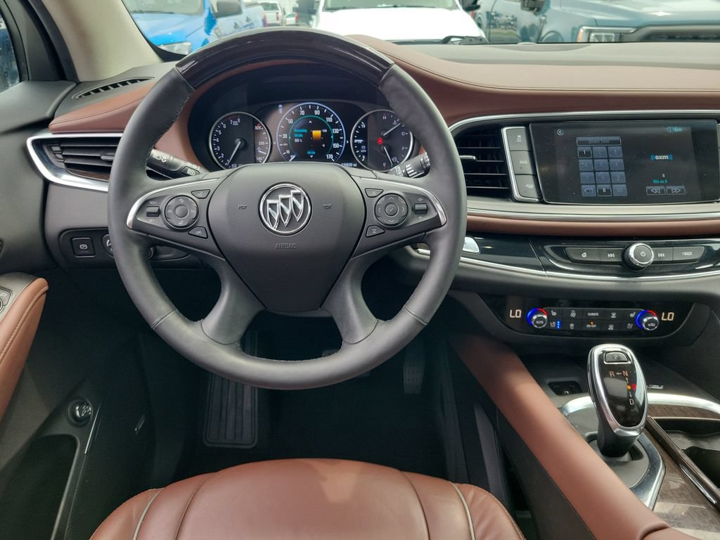 Used 2018 Buick Enclave Avenir w/ Avenir Technology Package AWD/4WD image 12
