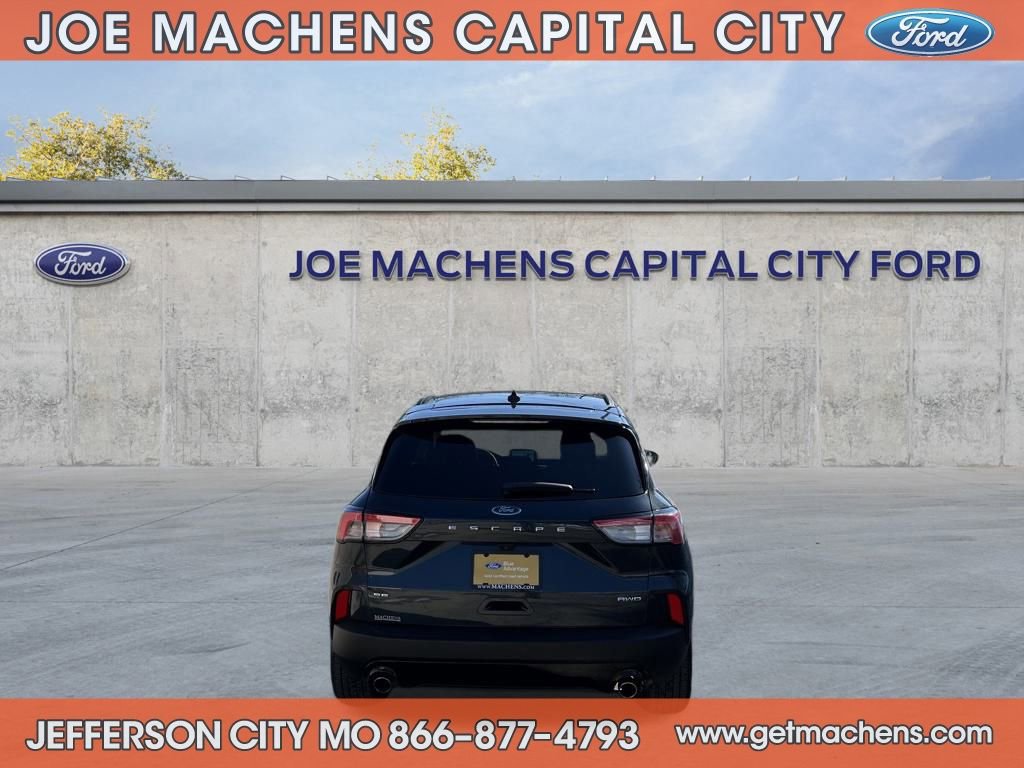 Certified 2022 Ford Escape SE w/ SE Sport Appearance Package image 4