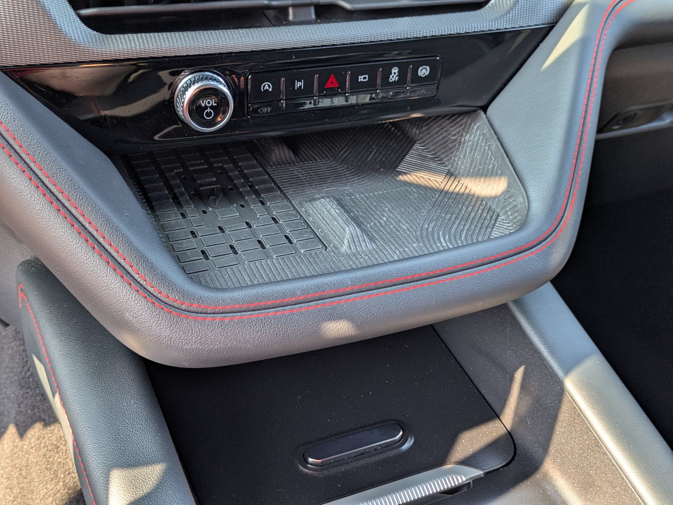 Certified 2025 Ford Explorer ST-Line w/ Premium Package AWD/4WD image 25