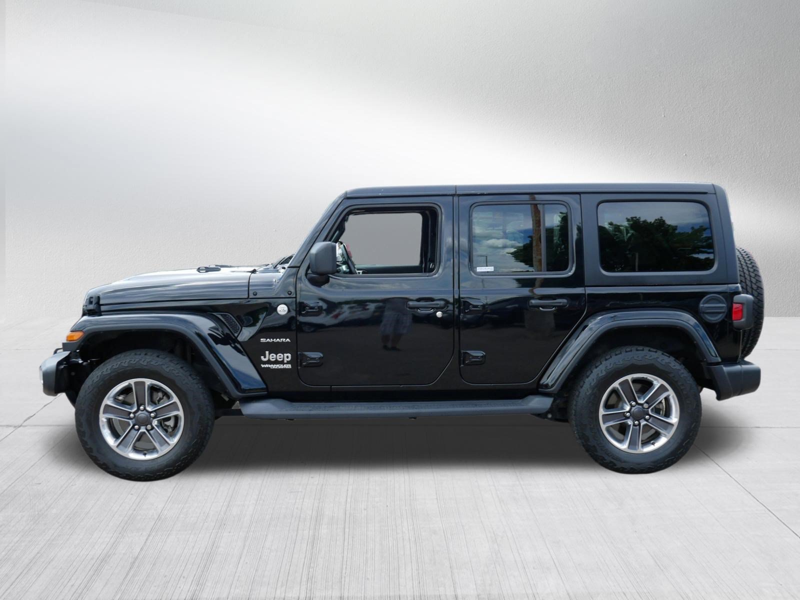 Used 2020 Jeep Wrangler Unlimited Sahara AWD/4WD image 4