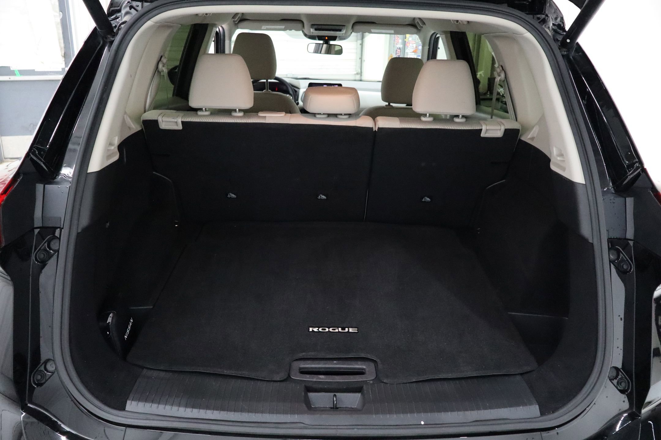 Used 2024 Nissan Rogue SV image 26