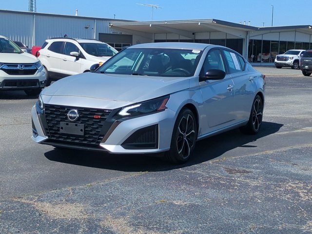 Used 2024 Nissan Altima 2.5 SR FWD image 8